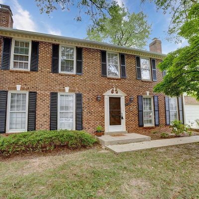 4853 Old Dominion Dr, Arlington, VA 22207