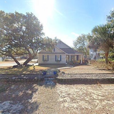 501 W Yacht Drive Oak Island, Island, NC 28465