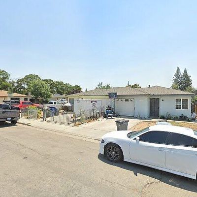 5043 W Ashcroft Ave, Fresno, CA 93722