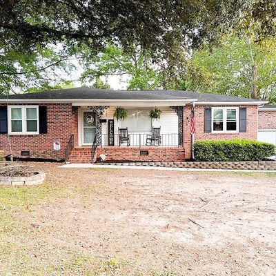 505 W Cambridge Avenue, Greenwood, SC 29646