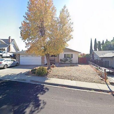 506 Burlington Dr, Vacaville, CA 95687