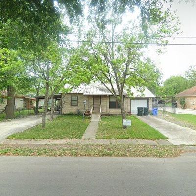 508 N Olive St, Seguin, TX 78155