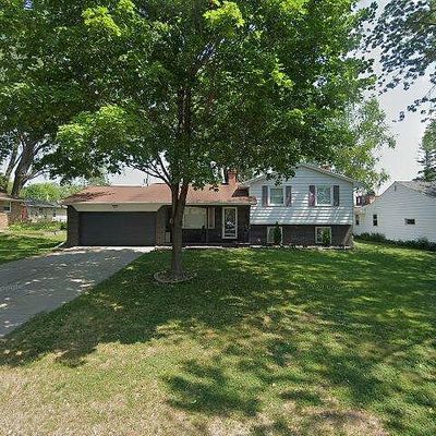 509 Karen Ln, Green Bay, WI 54301