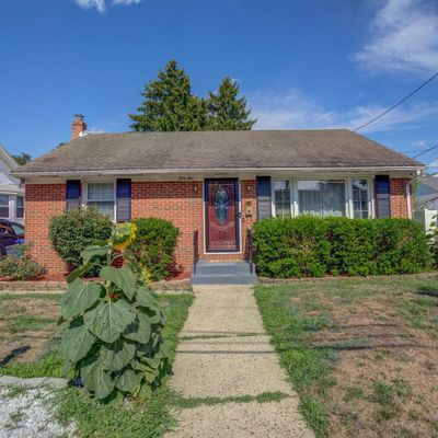 51 S Lippincott Ave, Maple Shade, NJ 08052