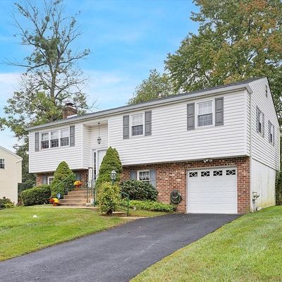 512 Schick Rd, Aston, PA 19014