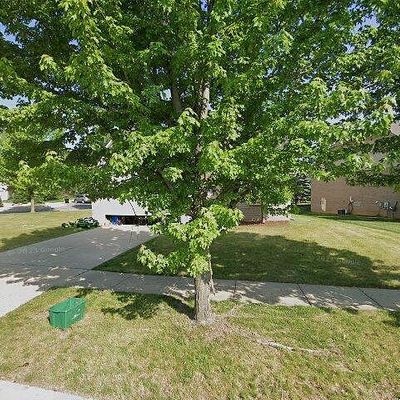 4455 Thornhill Dr, Auburn Hills, MI 48326