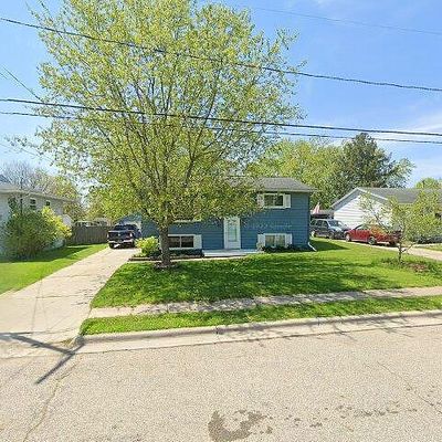 449 N Rogers St, Mason, MI 48854