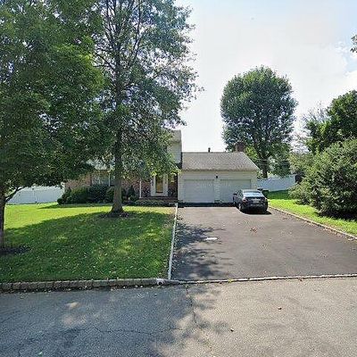 45 Hawthorne Dr, Clark, NJ 07066