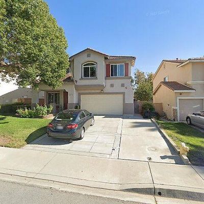 5525 Lone Pine Dr, Fontana, CA 92336