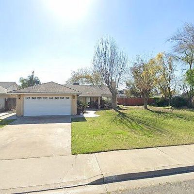 555 Rosehill Dr, Chowchilla, CA 93610