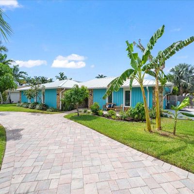 558 W Amherst Cir, Satellite Beach, FL 32937