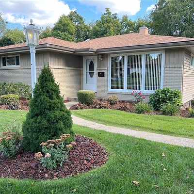 560 Arizona Dr, New Kensington, PA 15068