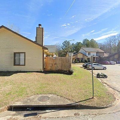 5792 Trent Walk Dr, Lithonia, GA 30038