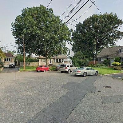 58 Forrest St, Iselin, NJ 08830