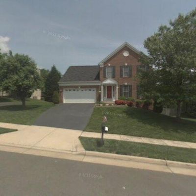 6 Hampshire Ct, Stafford, VA 22554