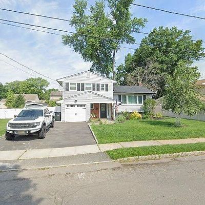 60 Kenneth Pl, Clark, NJ 07066