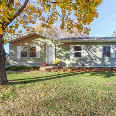 608 E Alfred St, Weyauwega, WI 54983