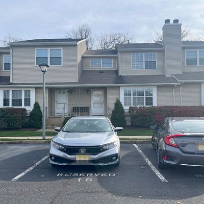 61 Freemont Ct, Somerset, NJ 08873