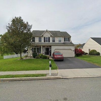 519 Sweetwater Dr, Palmyra, PA 17078