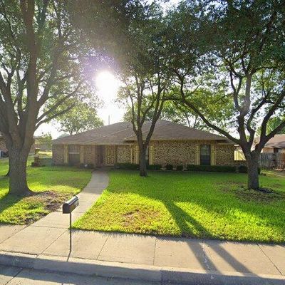 520 Cambridge Dr, Desoto, TX 75115