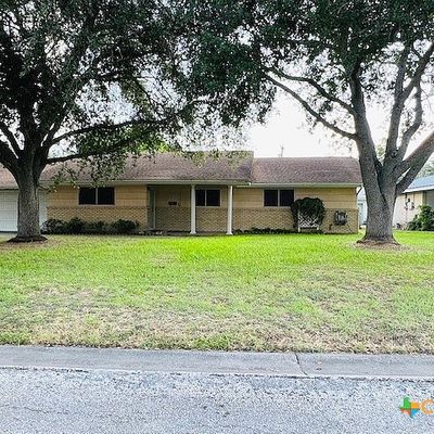 522 Travis St, Port Lavaca, TX 77979