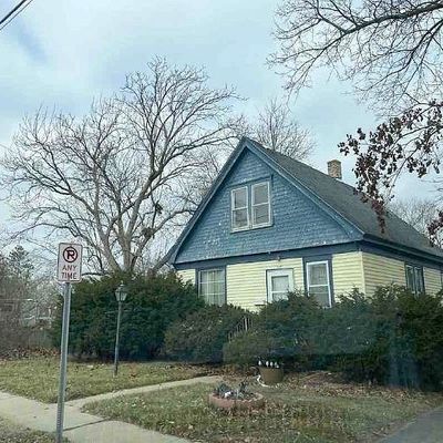 548 E State St, Burlington, WI 53105