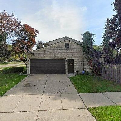 659 N Brys Dr, Grosse Pointe Woods, MI 48236