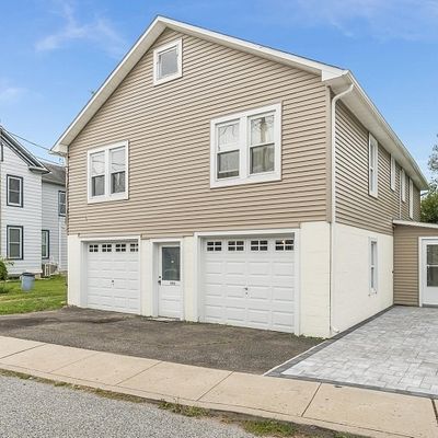 66 Carpenter St #2, Milford Boro, NJ 08848