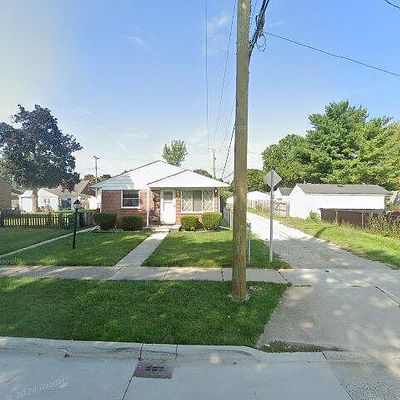 6730 Buckingham Ave, Allen Park, MI 48101