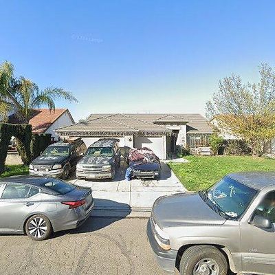 679 Pinot Noir Ct, Los Banos, CA 93635