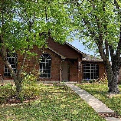 6952 Bentley Ave, Fort Worth, TX 76137