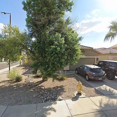 697 W Oak Tree Ln, San Tan Valley, AZ 85143