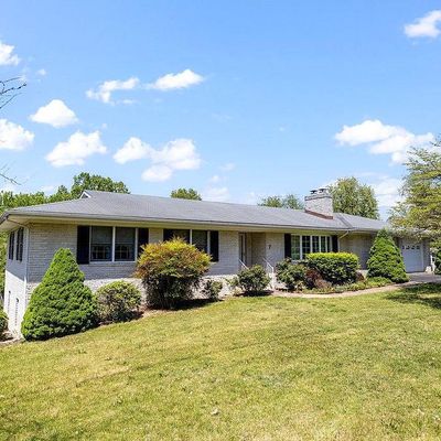 7 Canaan St, Luray, VA 22835