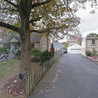 7 Greenwood Ave, Haskell, NJ 07420