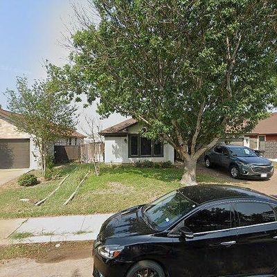 720 Ruby Rd, Laredo, TX 78045