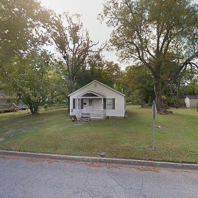 620 E Central St, Nevada, MO 64772