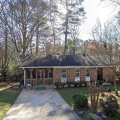 621 Spruce Dr, Pine Lake, GA 30072