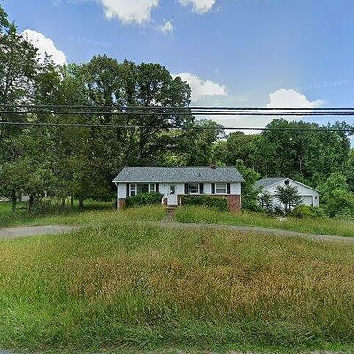 626 Truslow Rd, Fredericksburg, VA 22406