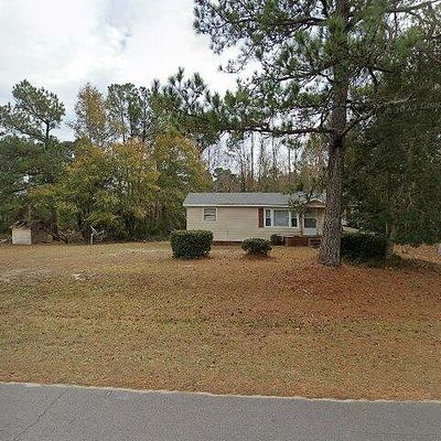 633 Saint Johns Church Rd, Hampstead, NC 28443