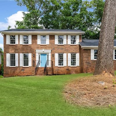 647 Royal Abbey Dr, Stone Mountain, GA 30088