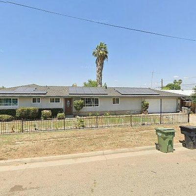 780 E St, Orange Cove, CA 93646