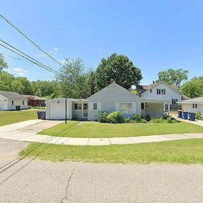 782 Pioneer Ave, Holland, MI 49423