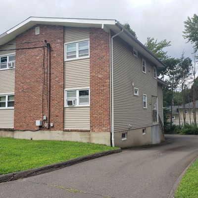 79 Royal Oak Dr, Waterbury, CT 06708