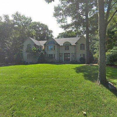 8 Canterbury Ct, Upper Saddle River, NJ 07458