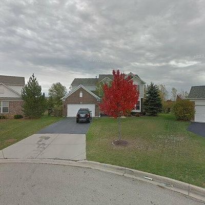 8 Tregonwell Ct, Algonquin, IL 60102