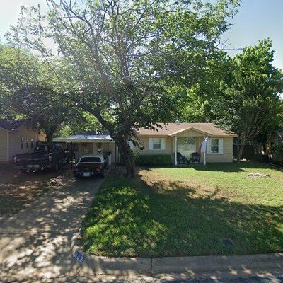 802 Bell Dr, Euless, TX 76039