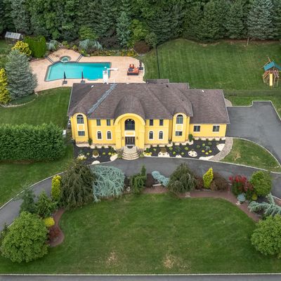 806 Turquoise Trl, Morganville, NJ 07751