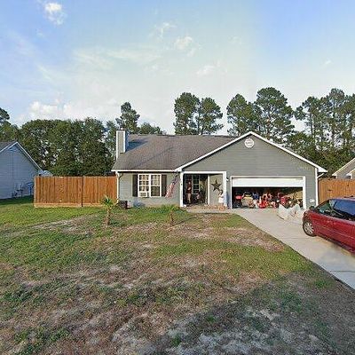 810 S Buckeye Dr, Raeford, NC 28376