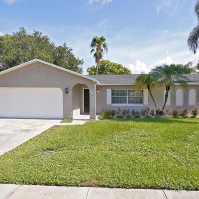 832 Berkshire Dr, Rockledge, FL 32955