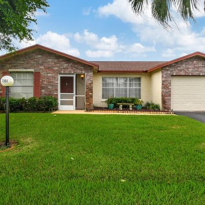 7351 Pine Park Dr N, Lake Worth, FL 33467